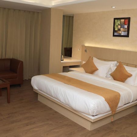Hotel Radiance Bareilly Eksteriør billede