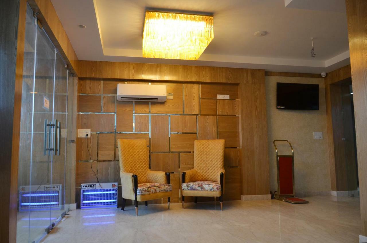 Hotel Radiance Bareilly Eksteriør billede