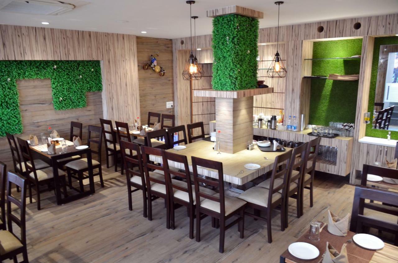 Hotel Radiance Bareilly Eksteriør billede