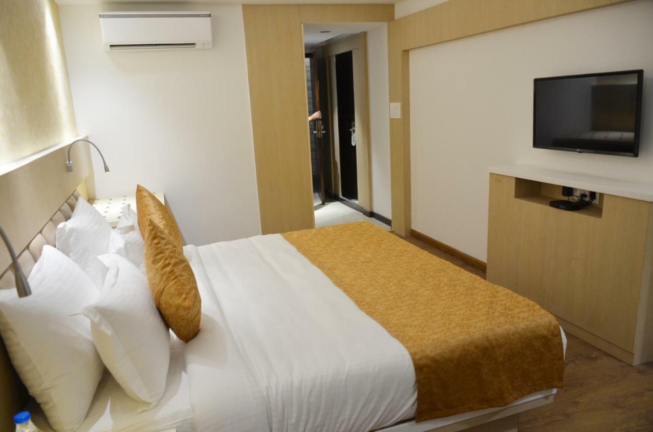 Hotel Radiance Bareilly Eksteriør billede