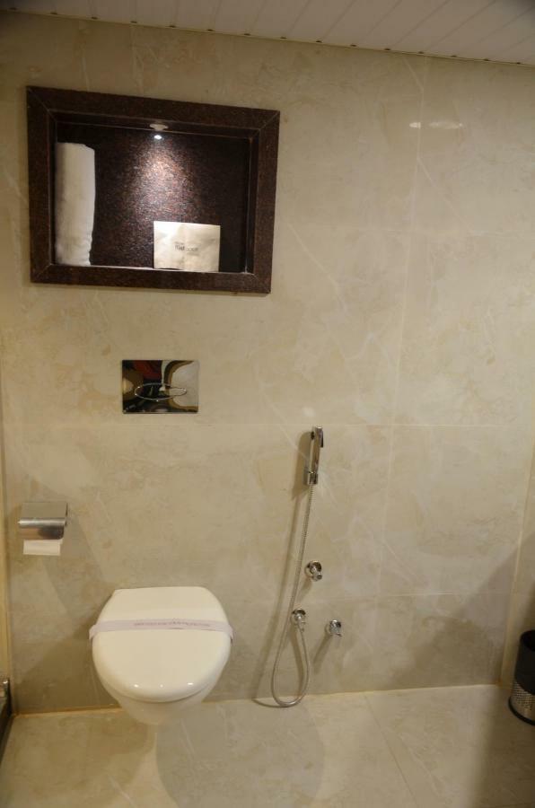 Hotel Radiance Bareilly Eksteriør billede