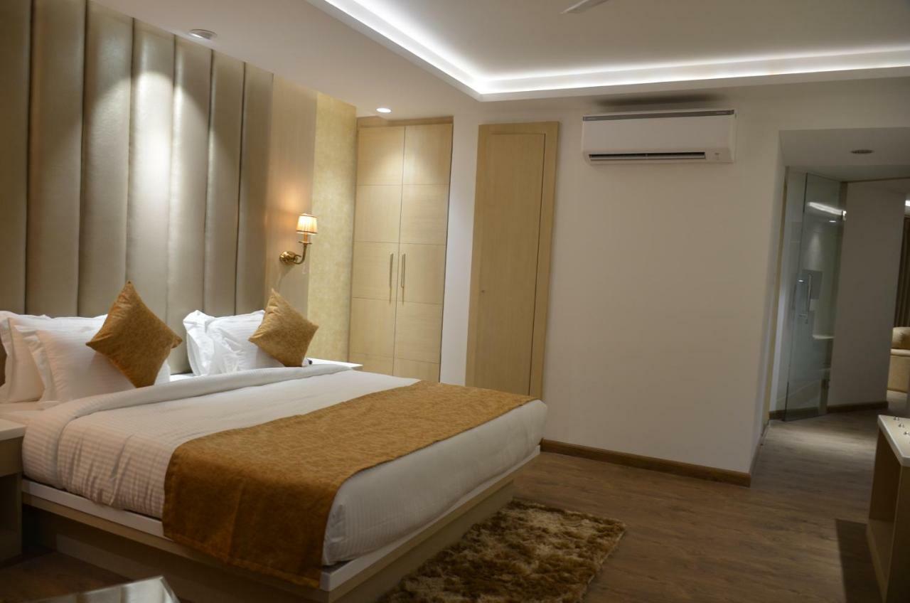 Hotel Radiance Bareilly Eksteriør billede